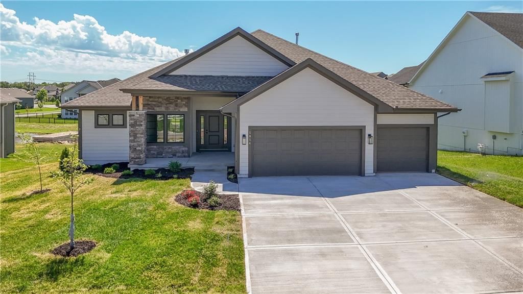 6101 Barth Road, Shawnee
