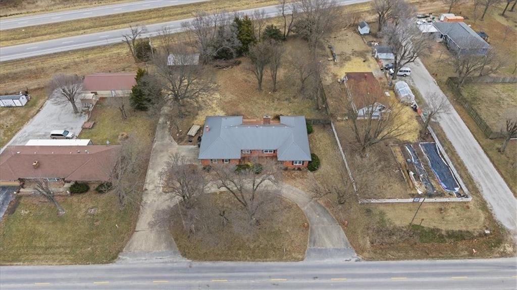 1005 N Old Highway 71, Adrian