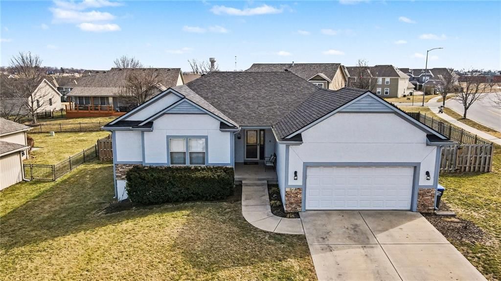 16019 Cedar Street, Basehor, KS