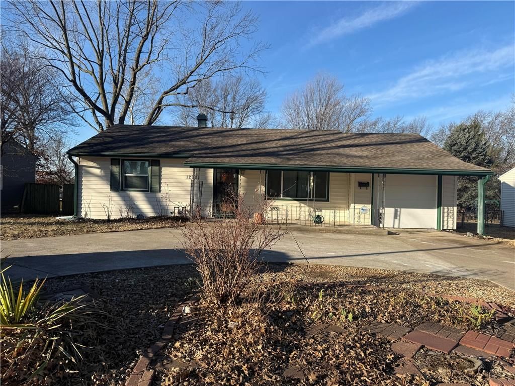 12901 E McCoy Street, Independence, MO