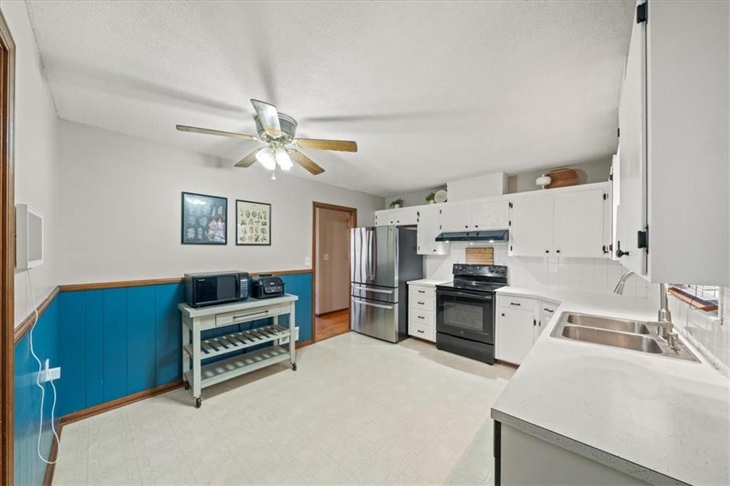 Photo 11 of 33 - 6424 Evanston Avenue