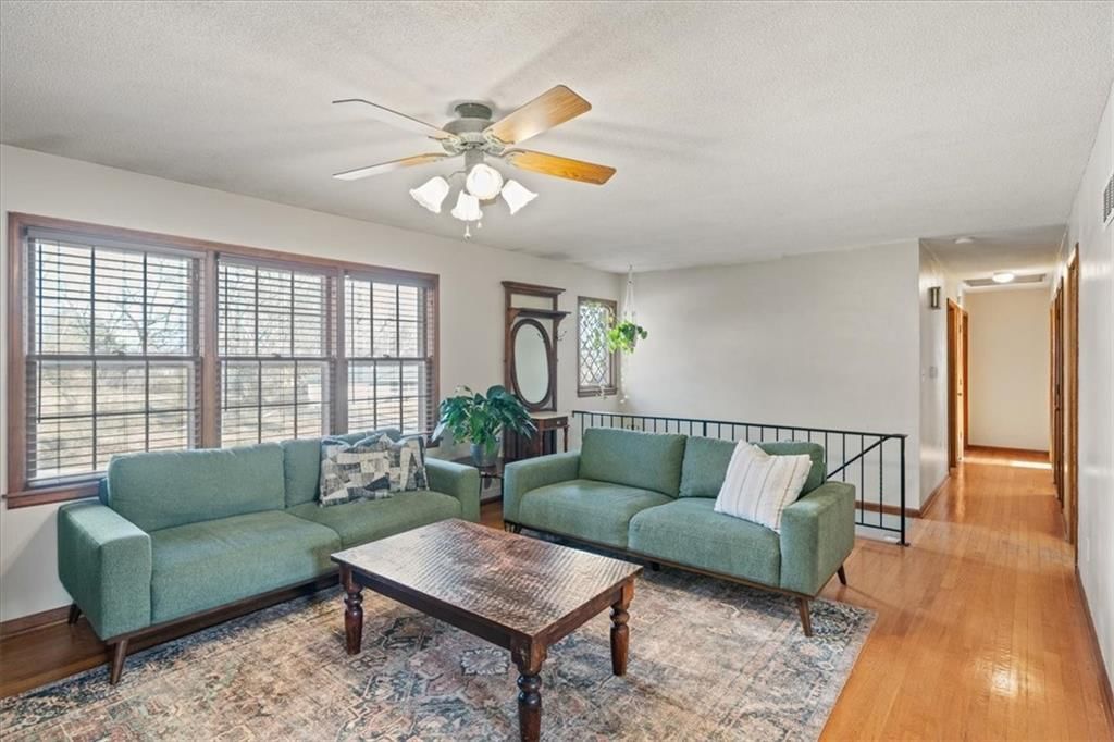 Photo 7 of 33 - 6424 Evanston Avenue