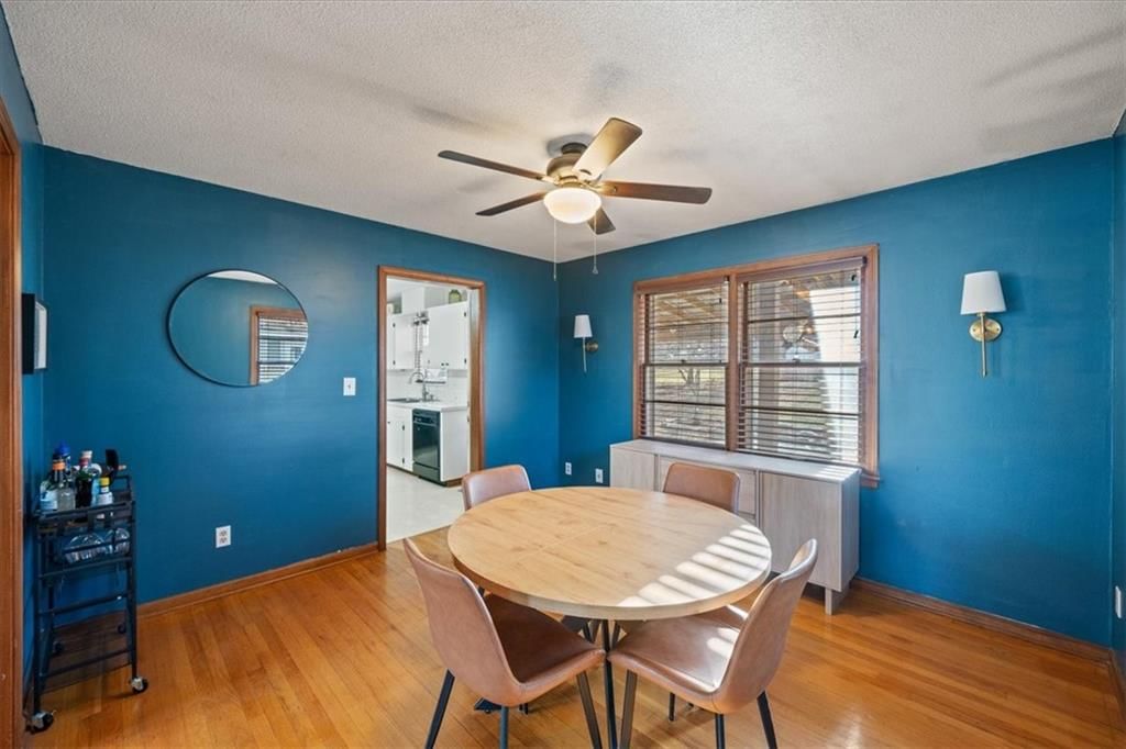Photo 8 of 33 - 6424 Evanston Avenue