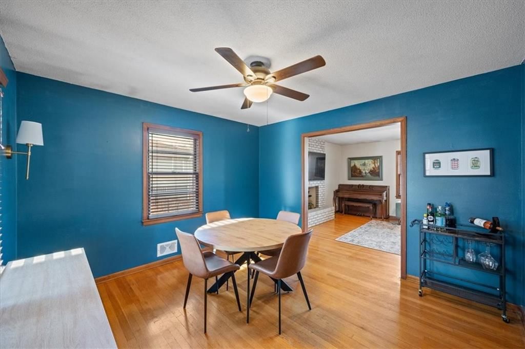 Photo 9 of 33 - 6424 Evanston Avenue