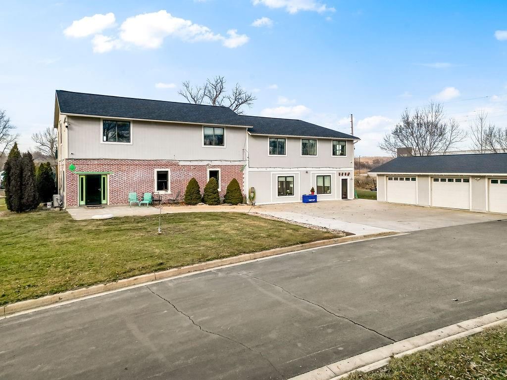 4111 Frisbie Road, Shawnee, KS