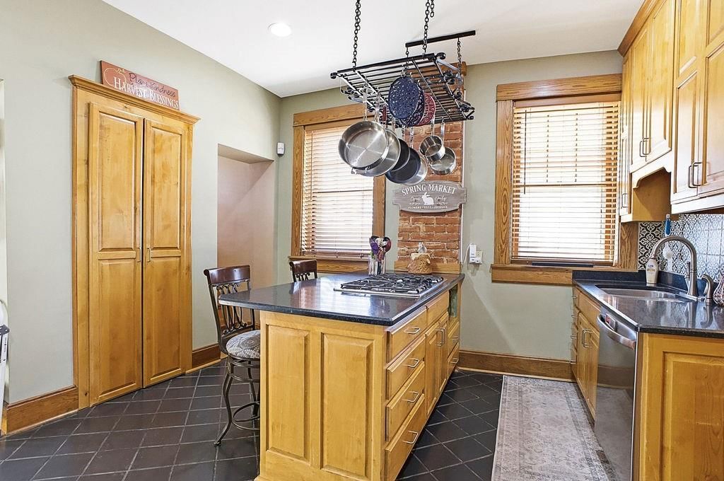 2028 Clay Street — photo 15