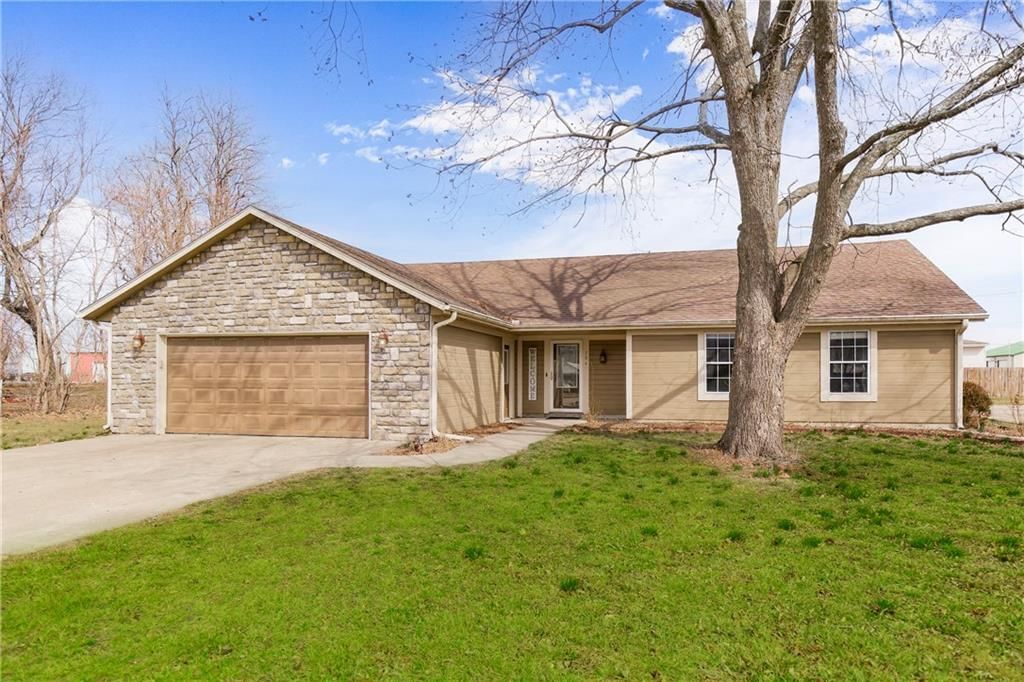 206 Fir Street, Garden City, MO