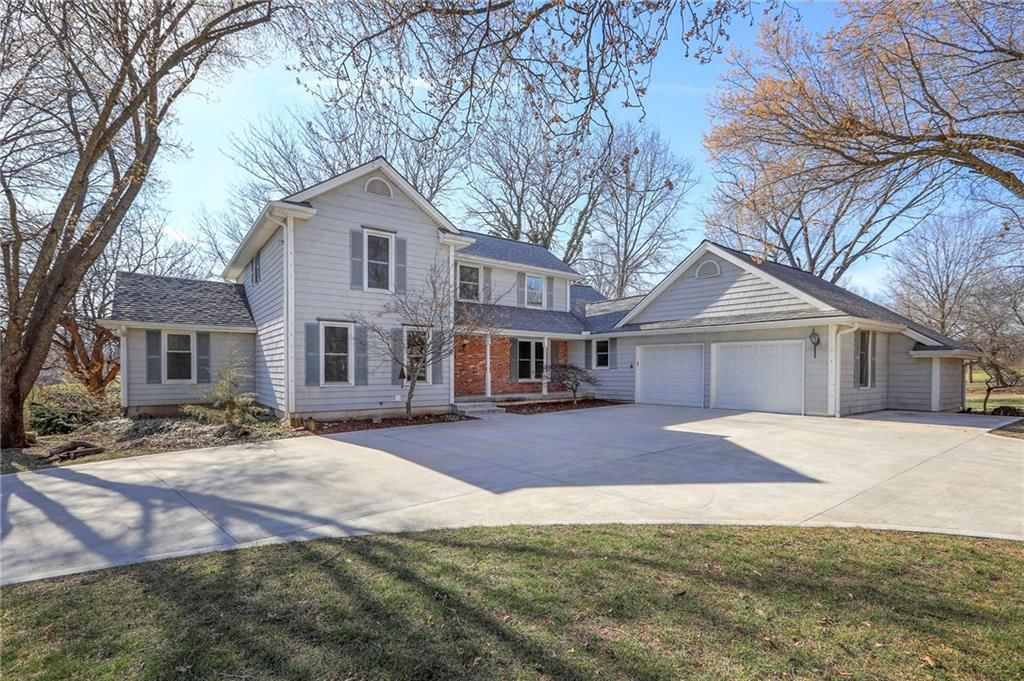 24908 E Timberlake Drive — photo 1