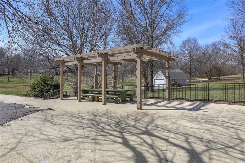 24908 E Timberlake Drive — photo 68