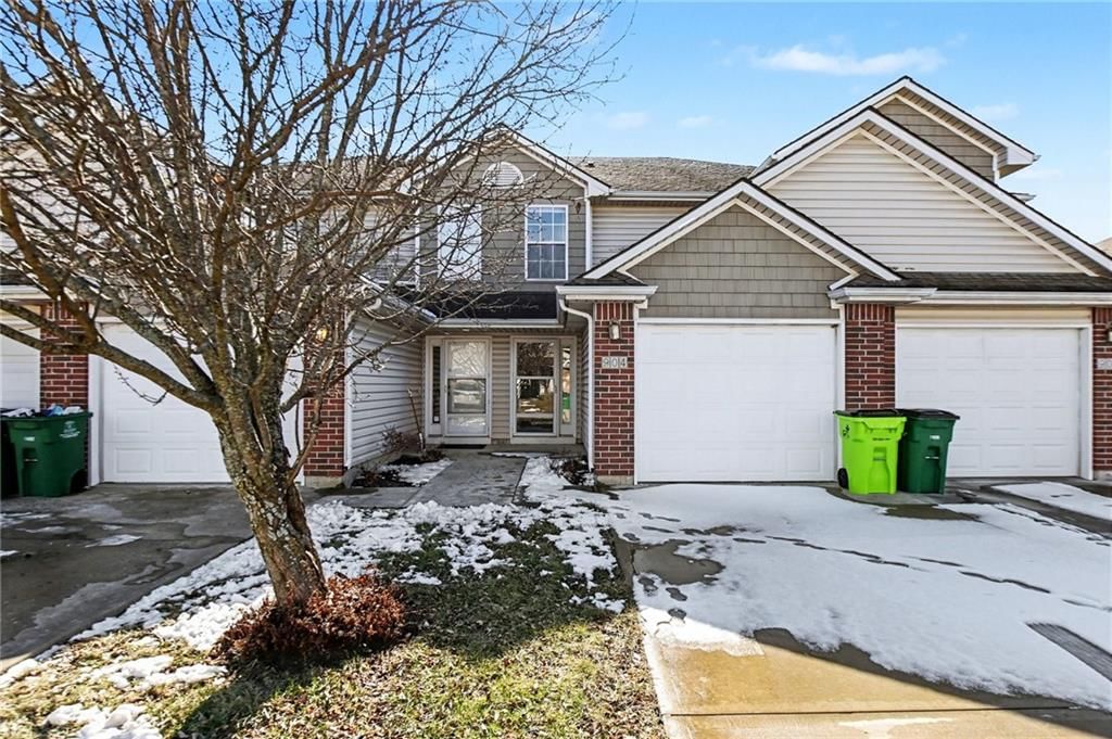 904 SW Peach Tree Lane, Blue Springs, MO