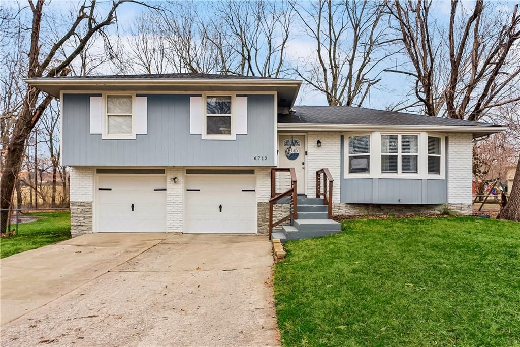 6712 E 134th Street, Grandview, MO