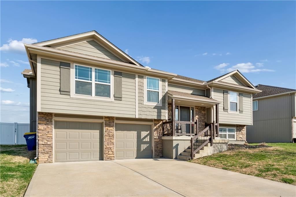 12204 E 214th Street, Peculiar, MO
