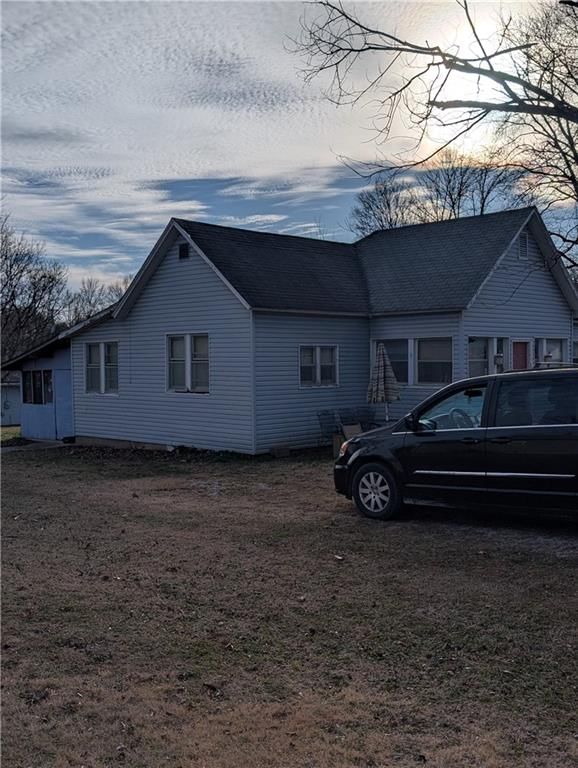 304 E Sycamore Street — photo 8
