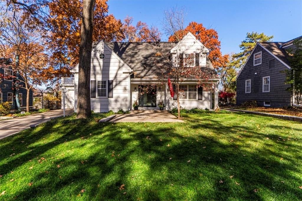 2902 W 71st Terrace, Prairie Village, KS