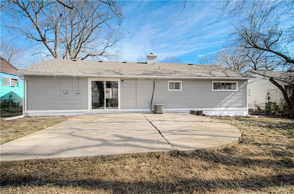 10918 Ewing Avenue — photo 34