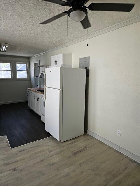 435 Benton Avenue — photo 9