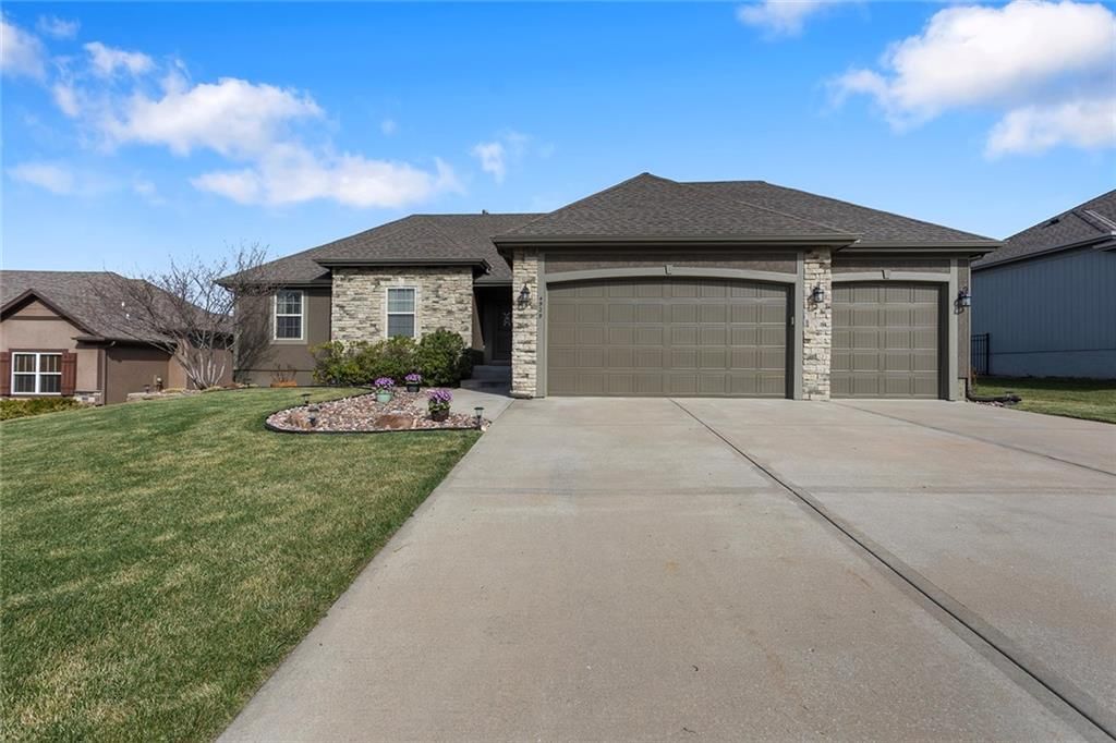 4929 S Brittany Drive, Blue Springs, MO
