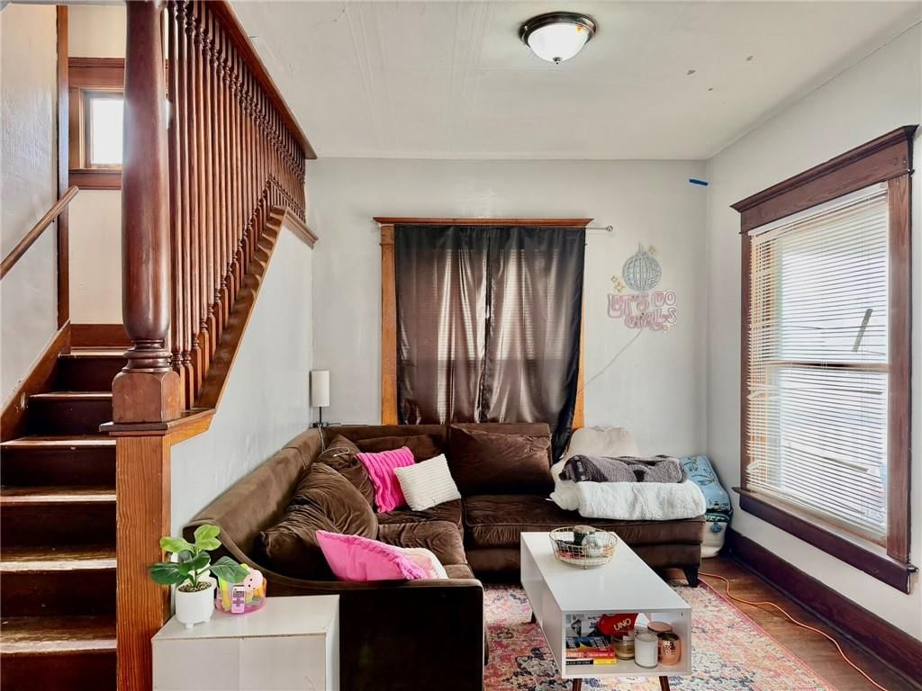221 W 7th Street — photo 6