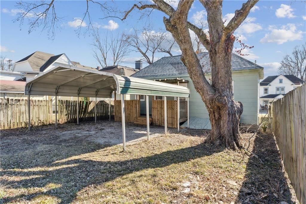 426 Benton Avenue — photo 33