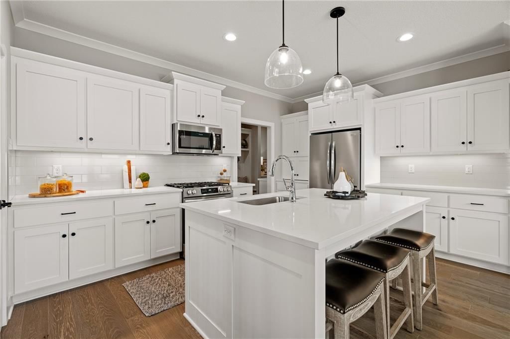 22216 W 82nd Terrace, Lenexa, KS