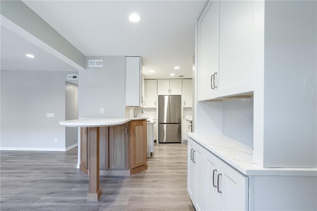 6206 Robinson Street — photo 6