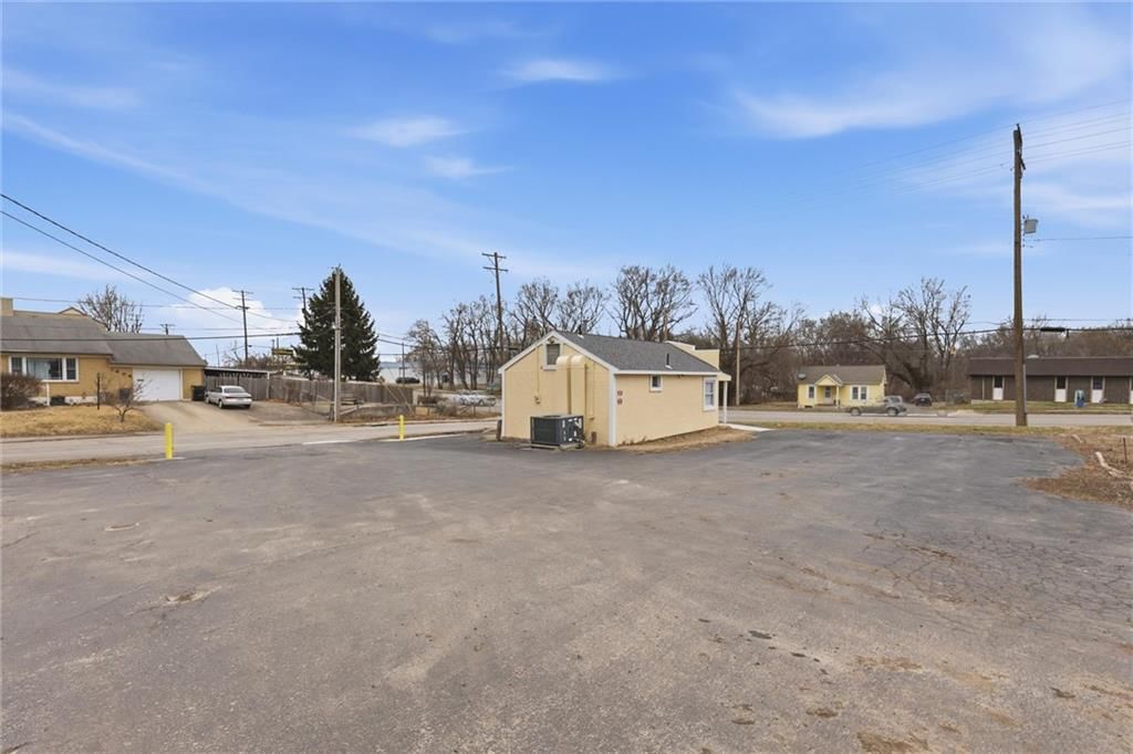 625 W 23rd Street — photo 32