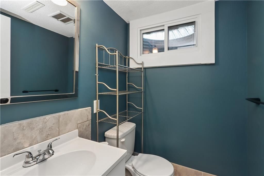 Photo 19 of 22 - 313 S Meadowbrook Lane