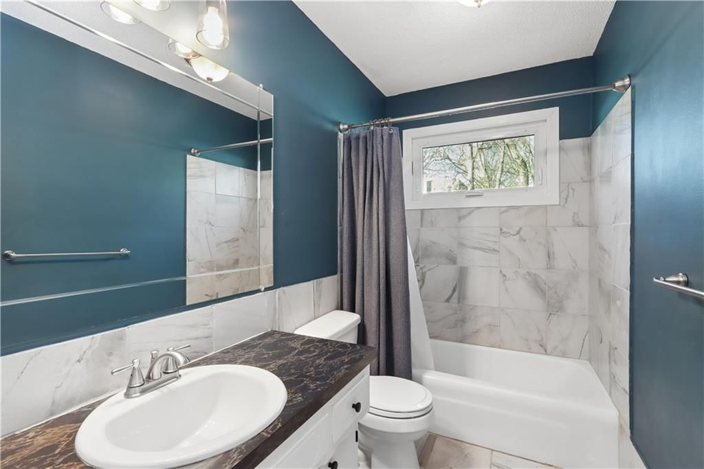 Photo 10 of 22 - 313 S Meadowbrook Lane