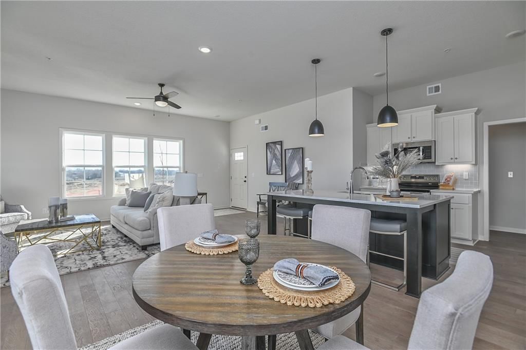 125 S Diane Drive, Olathe, KS
