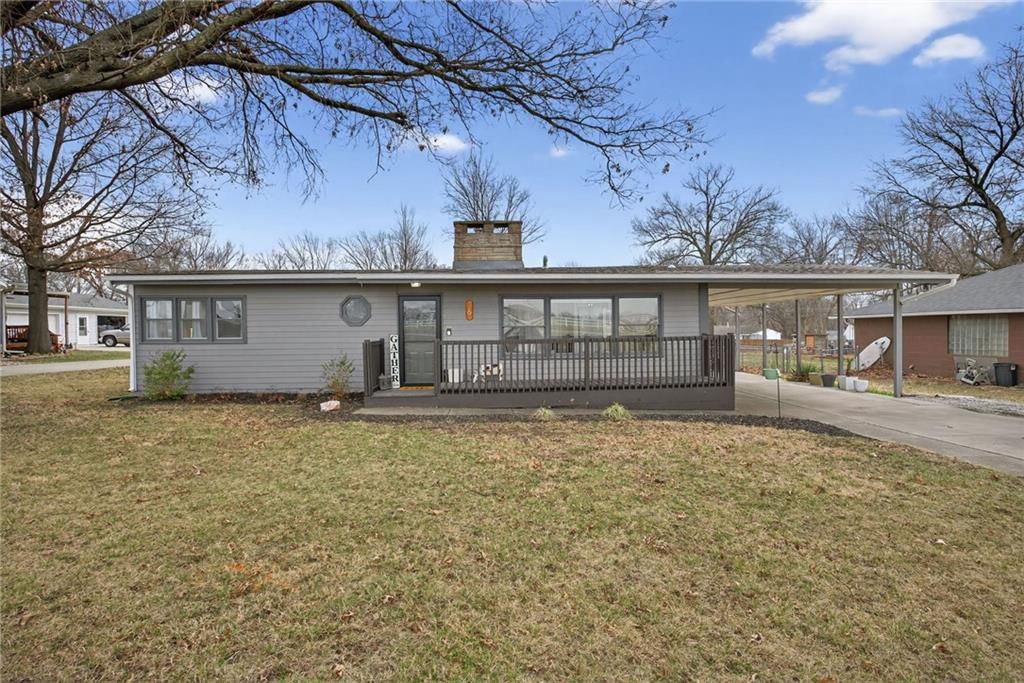 6 Sunset Lane, Paola, KS