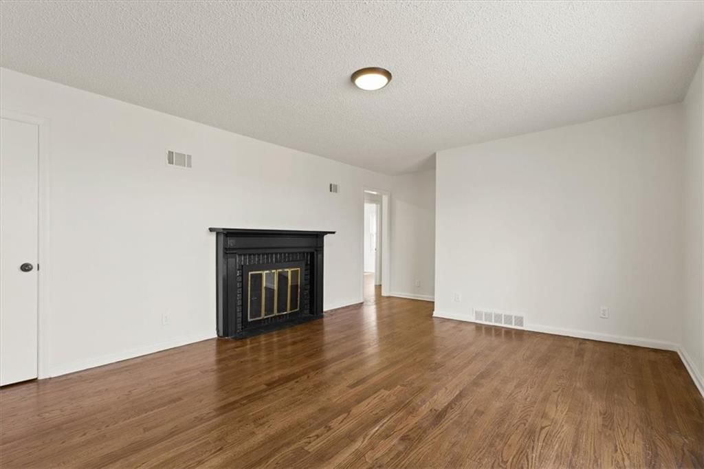 7505 E 130th Street, Grandview, MO