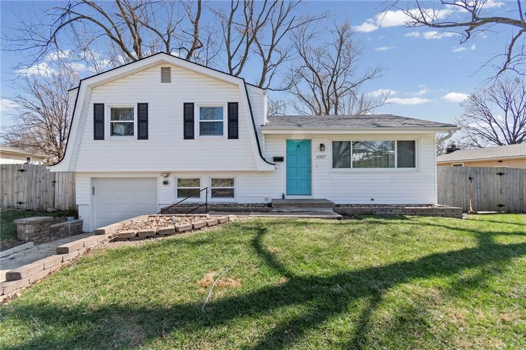 6507 N Walrond Avenue, Gladstone, MO