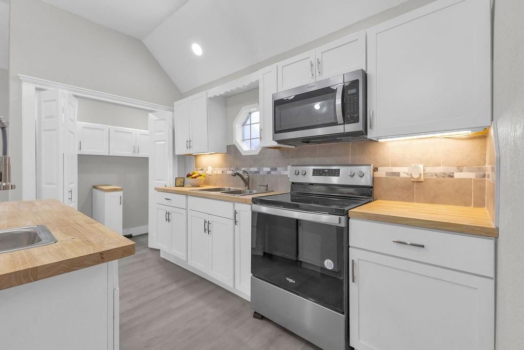 1407 Felix Street — photo 34