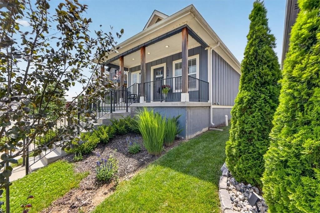 1004 S Harmony Avenue, Blue Springs, MO