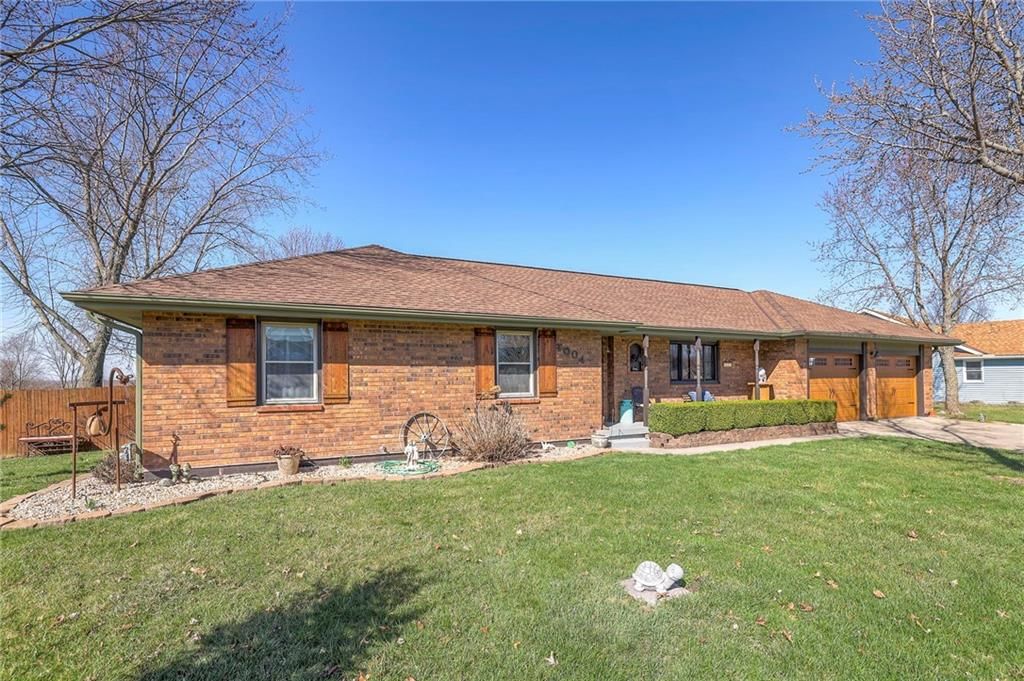 1004 N King Avenue N, Harrisonville, MO