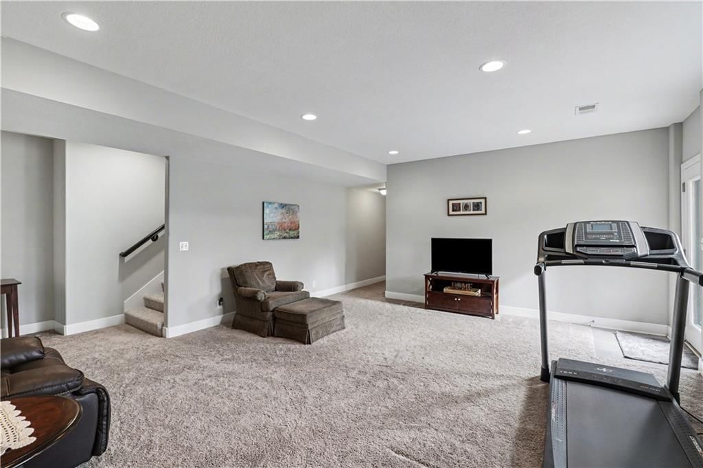 205 E Woodland Avenue — photo 24