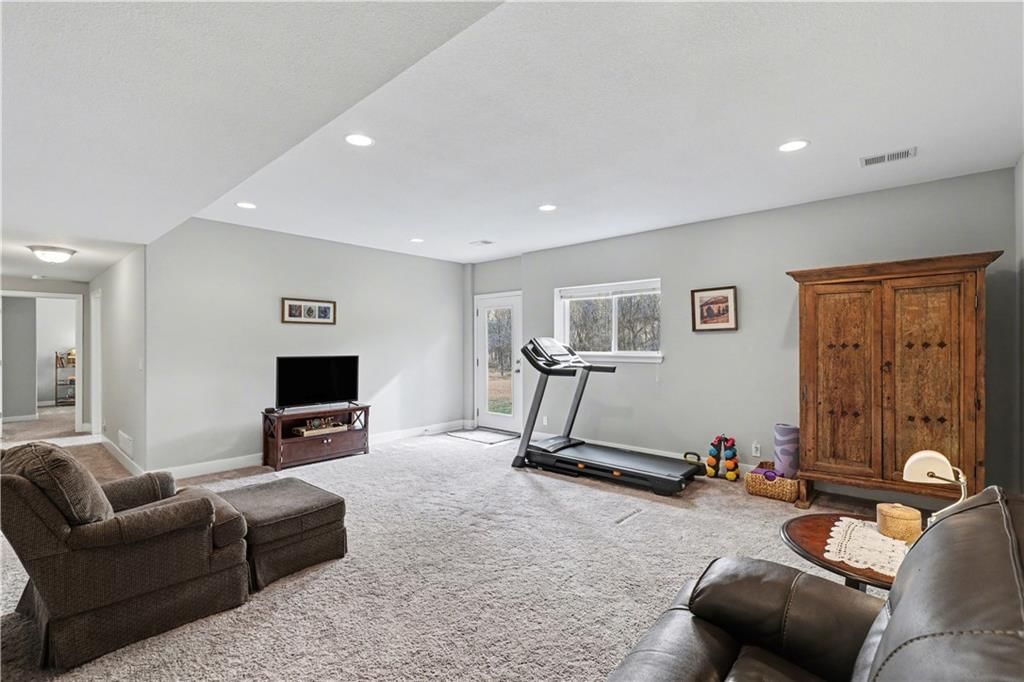 205 E Woodland Avenue — photo 25