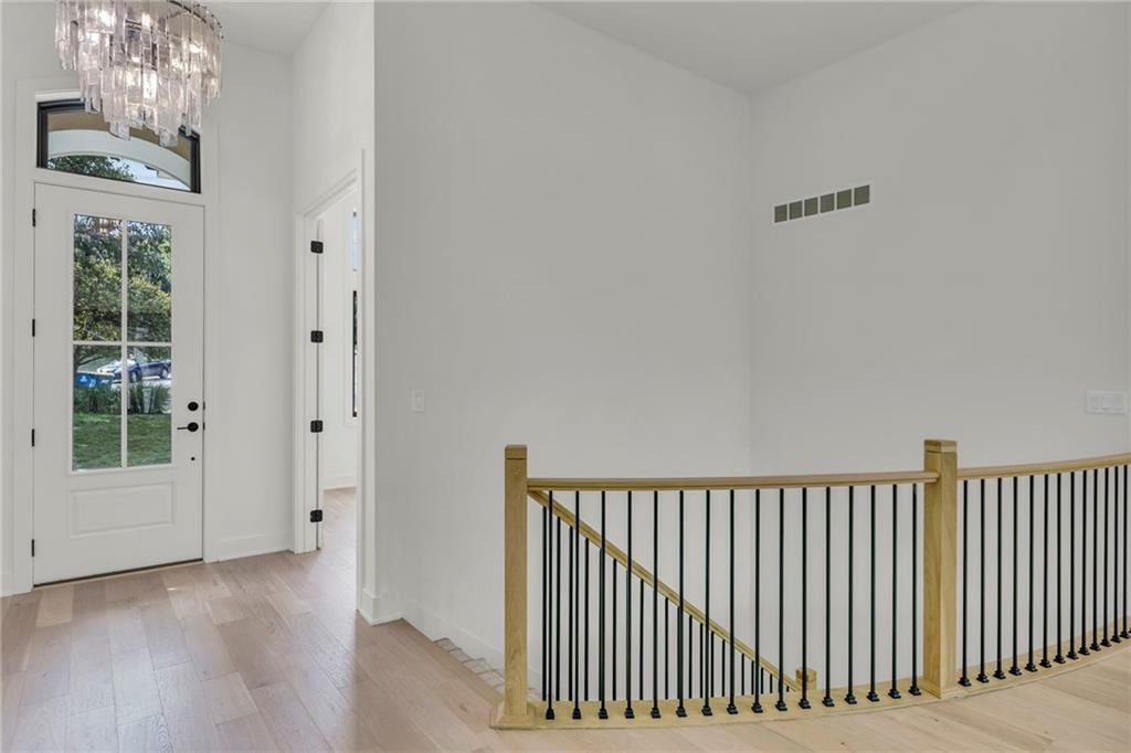 10410 River Hills Drive — photo 4