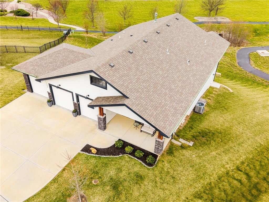 1100 NE Goshen Court — photo 8