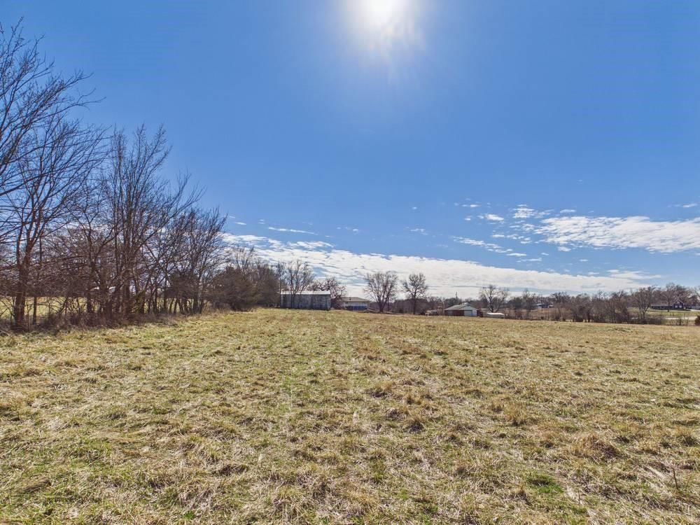 2317 Maple Road — photo 45