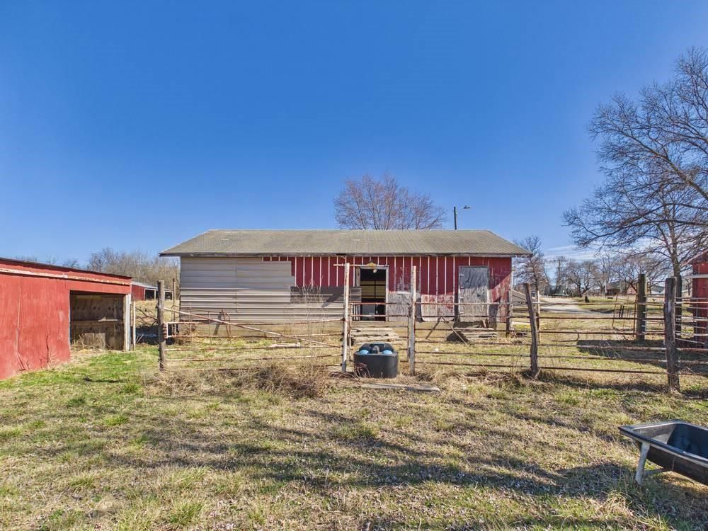 2317 Maple Road — photo 56