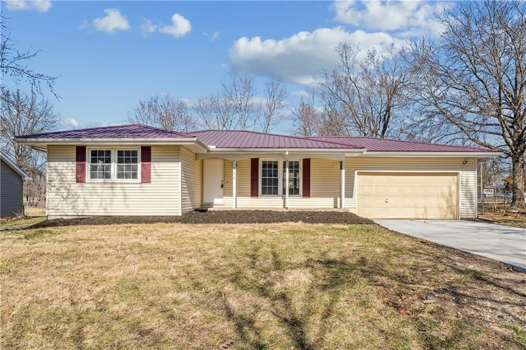 325 E Hickory Street, Drexel, MO