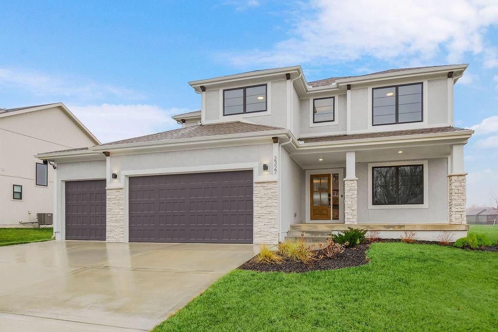 2327 Fishing Lane, Kearney, MO