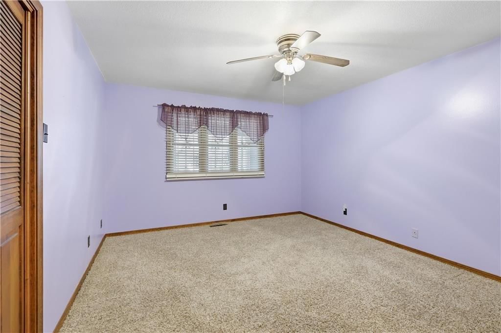 1055 S 200th Street — photo 38