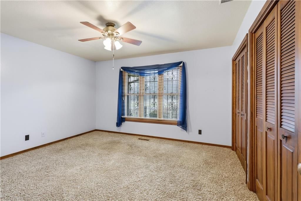 1055 S 200th Street — photo 44