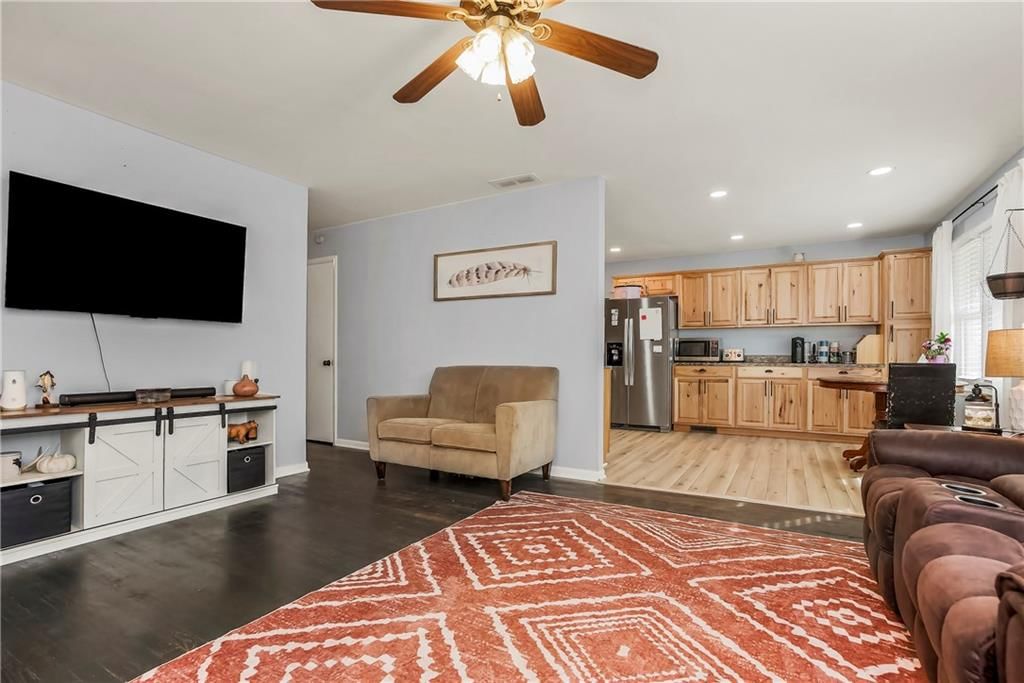 312 W Pine Street — photo 3