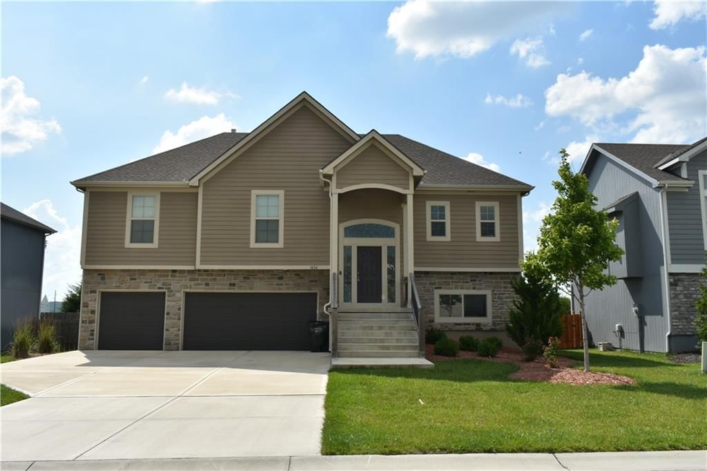 1652 Shadow Drive — photo 1