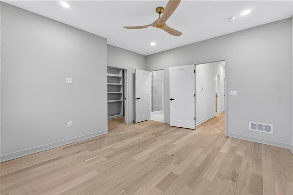 533 E 19th Street — photo 15