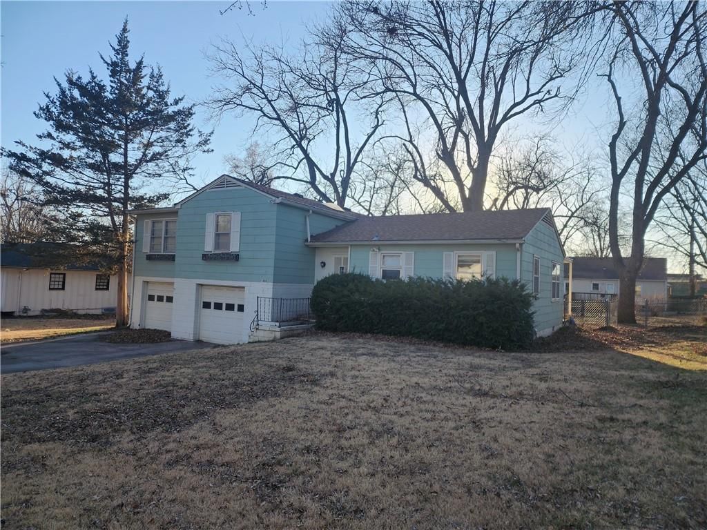 5808 Mackey Street, Mission, KS