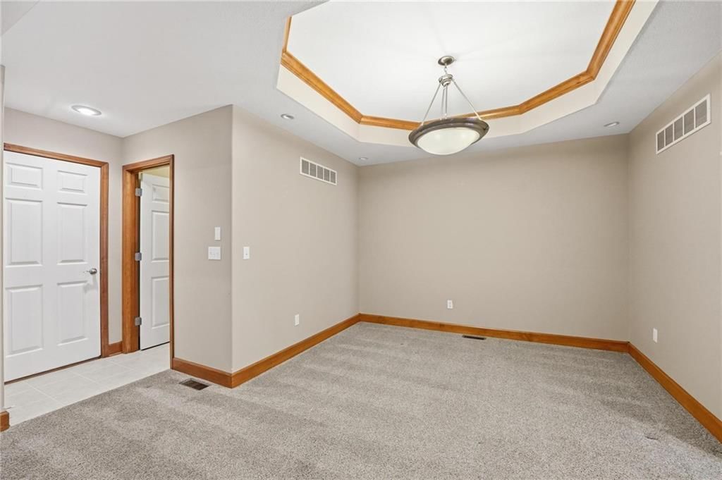 Photo 16 of 51 - 4131 SW Homestead Drive, Lee's Summit, MO 64082